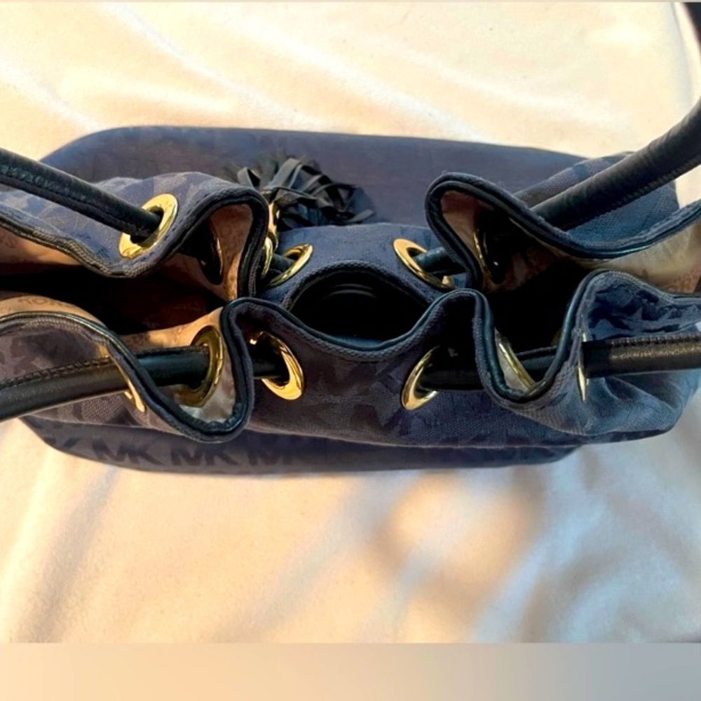 Michael Kors East West Ring Tote MK Logo Hobo Shoulder Bag in Dark Blue EUC - Picture 9 of 15